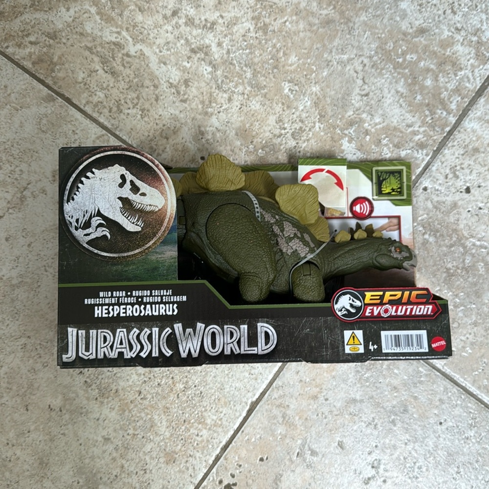 Jurassic World Epic Evolution Hesperosaurus wild roar BRAND NEW!
